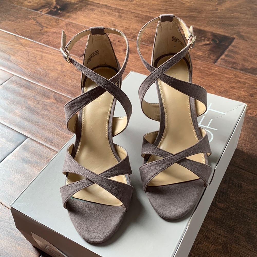 NIB LOFT Gray Open Toe Cross Strap Mid-Heel Size 6.5